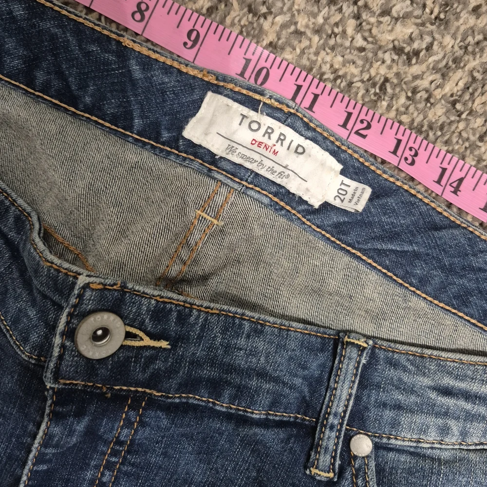 Torrid Women's Blue Distressed Jeans - Picture 3 of 8